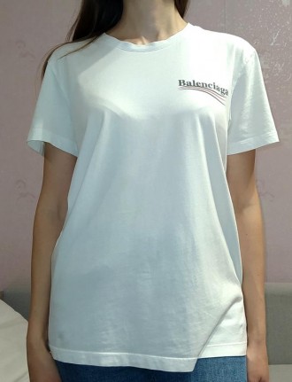 Дівчатка, продам фірмову якісну футболку з різнокольоровим принтом від Balenciag. . фото 3