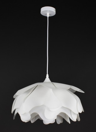Подвесной светильник в виде цветка, лепестки изготовлены из пластика, высота рег. . фото 3