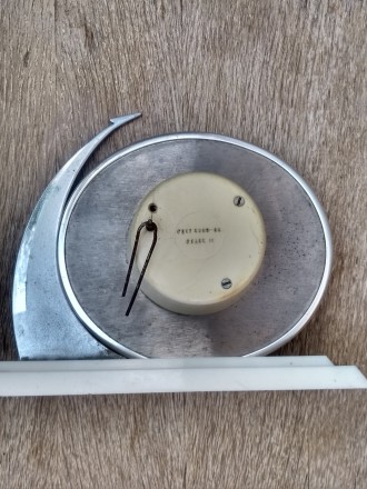 настільний годинник Блискавка  СРСР Схід -1  12. ІV.1961
годинник на ходу, всі . . фото 9