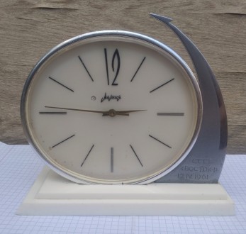 настільний годинник Блискавка  СРСР Схід -1  12. ІV.1961
годинник на ходу, всі . . фото 3