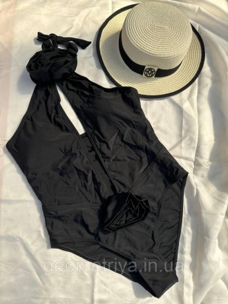 
Сдельный сексуальный купальник с цветком черного цвета
Сдельный открытый купаль. . фото 4
