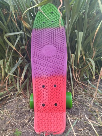 Скейт дитячий від 5 років яскравого кольору 
Скейт виготовлено з пластика та  м. . фото 2