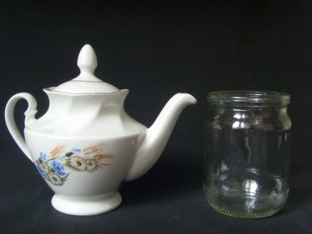 Оригинальный и редкий чайник-заварник и сливочник из ушедшей эпохи.
Изготовлены. . фото 5