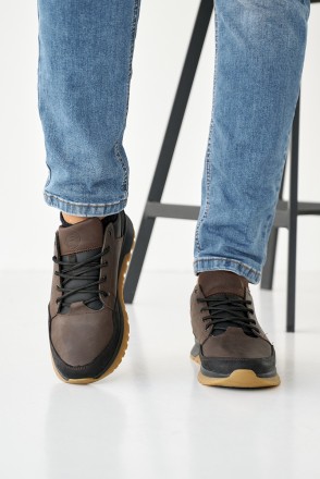 Чоловічі кросівки шкіряні весняно-осінні коричневі-черные Emirro 95
40 - 26,5 см. . фото 4
