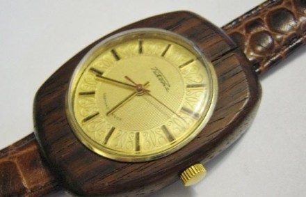Часы РАКЕТА в корпусе из дерева СССР редкая модель. . фото 6