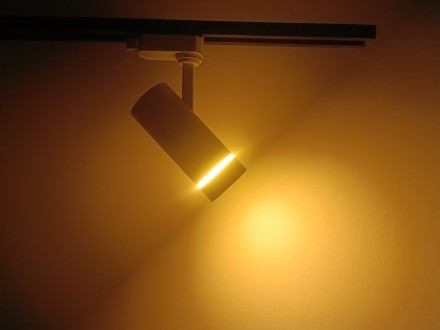 Светодиодный трековый светильник 10Вт красного, синего, желтого или зеленого цве. . фото 6