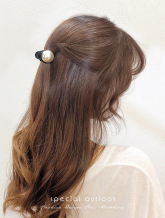 Заколка «краб» – это всем известный аксессуар для волос. Она очень проста в испо. . фото 7