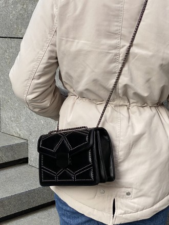 
ВИДЕООБЗОР
Женская сумочка кросс-боди на толстой цепочке
Сумочка выполнена крас. . фото 7