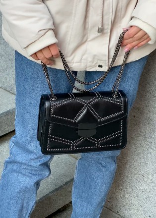 
ВИДЕООБЗОР
Женская сумочка кросс-боди на толстой цепочке
Сумочка выполнена крас. . фото 8