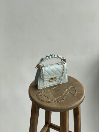 
ВИДЕООБЗОР
Женская классическая маленькая сумочка
Женская сумочка кросс-боди на. . фото 4
