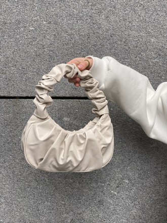 
Женская классическая сумочка на короткой ручке
Параметры - высота 15 см, длина . . фото 2