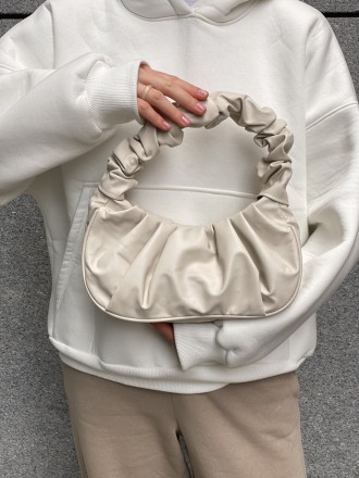 
Женская классическая сумочка на короткой ручке
Параметры - высота 15 см, длина . . фото 7