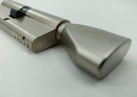 Titan K5 ключ/тумблер 
 
TITAN K5 – цилиндры высокой степени безопасности. Детал. . фото 4