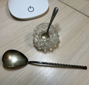 Хрустальная солонка с ложечкой и мельхиоровая ложка. Одеса. фото 1 Хрустальная солонка с ложечкой и мельхиоровая ложка. Одеса. фото 1