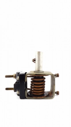 Максимальное токовое реле типа РЭО-401 предназначено для защиты от перегрузок и . . фото 2