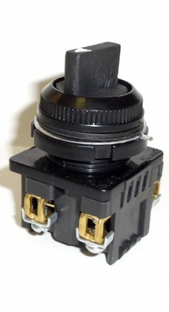 Переключатели управления серии ПЕ применяются на подвижных и неподвижных частях . . фото 2