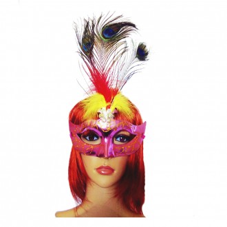 Здавна венеціанські маски використовувалися для балів та карнавалів. Люди за доп. . фото 4