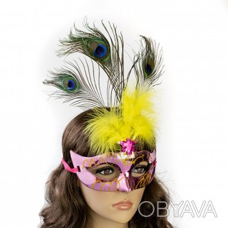 Здавна венеціанські маски використовувалися для балів та карнавалів. Люди за доп. . фото 1