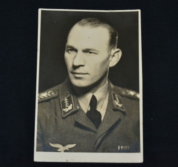 Портретное фото Luftwaffe.
Открыточный формат. . фото 2
