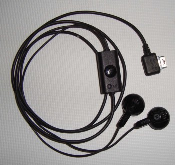 Гарнитура Навушники LG проприєтарний роз'єм Stereo Headset original. Полтава. фото 1 Гарнитура Навушники LG проприєтарний роз'єм Stereo Headset original. Полтава. фото 1