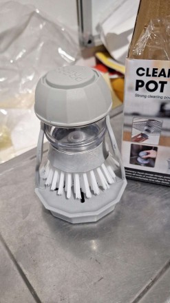Щетка для посуды с дозатором для моющего средства "Cleaning Pot Brush" с подстав. . фото 5