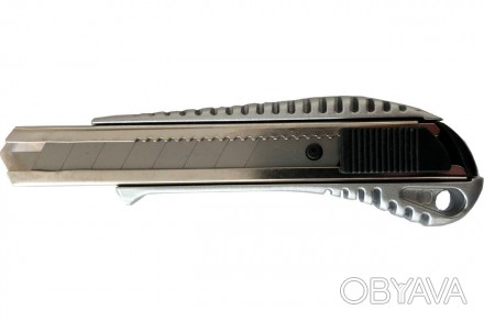 Нож универсальный 18мм, металличекая направляющаяя, пластиковый корпус.. . фото 1