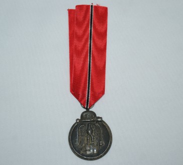 Медали За зимнюю кампанию на Востоке 1941/42
Клеймо"6"
Лента копия.. . фото 2