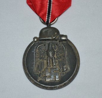 Медали За зимнюю кампанию на Востоке 1941/42
Клеймо"6"
Лента копия.. . фото 3