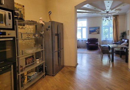 Агентство UA.estate пропонує придбати 3-кімнатну квартиру у Львові та стати її в. Наукова. фото 11
