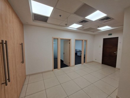 Аренда видового офиса в центре Киева в новом Бизнес Центре класса " А " по адрес. Центр. фото 3