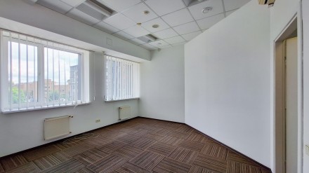 Аренда просторного офиса в центре Киева в Бизнес центре класса " В + " по адресу. Центр. фото 9