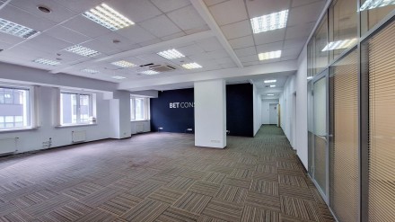 Аренда просторного офиса в центре Киева в Бизнес центре класса " В + " по адресу. Центр. фото 4