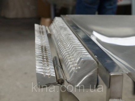 Производственный стол для нанизывания рыбы СНР-800-1 размером 800 x 500 (мм). Эт. . фото 5
