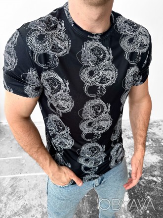 Чоловіча футболка з модним принтом - це стильний і невимушений елемент гардеробу. . фото 1