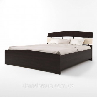 Двуспальная кровать с основанием под матрас изготовлена из красивого, современно. . фото 2