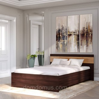 Двуспальная кровать с основанием под матрас изготовлена из красивого, современно. . фото 3