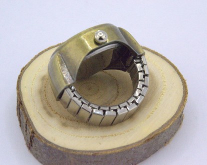 Часы-кольцо на палец кварцевые бронзового цвета, с желтым циферблатом и растягив. . фото 4
