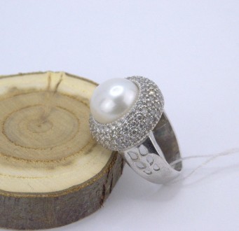 Серебряное кольцо с белым натуральным жемчугом и белыми циркониями 925 пробы, Ук. . фото 2