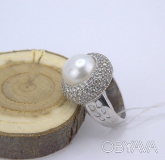 Серебряное кольцо с белым натуральным жемчугом и белыми циркониями 925 пробы, Ук. . фото 1