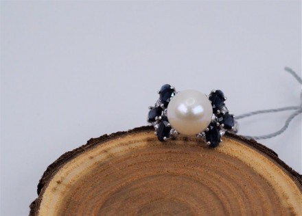 Серебряное кольцо с белым культивированным жемчугом и сапфирами 925 пробы, Украи. . фото 7