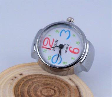 Часы на палец кварцевые стальные, с белым циферблатом и цветными цифрами, с раст. . фото 3
