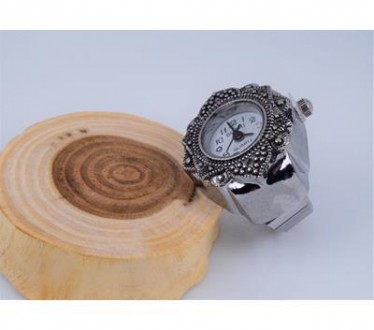 Годинник-кільце на палець кварцові сталевий (під крапельне срібло), з білим цифе. . фото 2