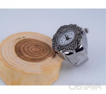 Годинник-кільце на палець кварцові сталевий (під крапельне срібло), з білим цифе. . фото 1