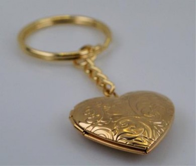 Брелок-медальйон для ключів "Сердечко". Метал, колір-золото, довжина 8,50 см, ши. . фото 3