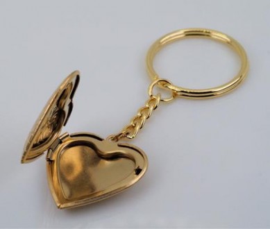 Брелок-медальйон для ключів "Сердечко". Метал, колір-золото, довжина 8,50 см, ши. . фото 4