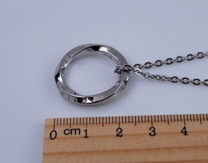 Колье с кулоном Кольцо. Бижутерия, металл, длина цепочки 50,0 см., диаметр кулон. . фото 4