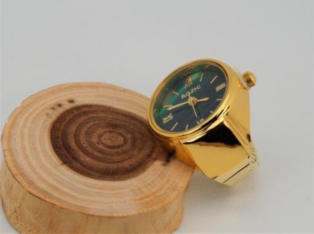 Часы-кольцо на палец кварцевые золотые, с зеленым циферблатом и растягивающимся . . фото 2