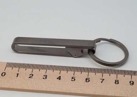 Титановий затискач для ключів на ремінь. Розміри: довжина загальна 8,70 см., шир. . фото 2