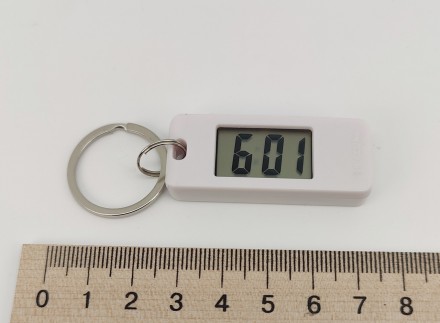 Часы-брелок электронные (белые), длина корпуса 4,80 см., ширина 1,90 см., толщин. . фото 3