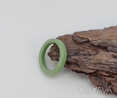 Кольцо из керамики, зеленое (17,0 размер). Ширина кольца 0,39 см., толщина 0,28 . . фото 1